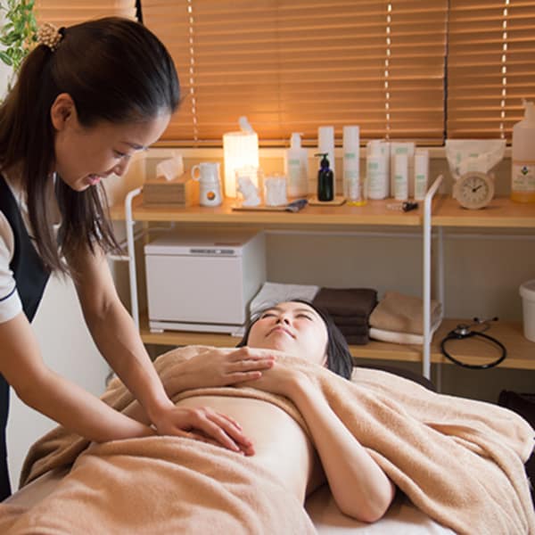 お悩まされてる女性からの口コミ多数!アットホームで人気のサロン|美腸エステサロン Salon de CoCo.