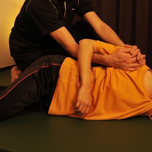 他人にしてもらう方が心地よい、ストレッチ|隠れ家サロン ノスタルジア