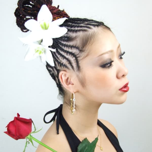 【イベント、パーティシーンに人とは違うセットで★コーンロウ1列¥700〜】特別なイベントにおススメ♪|GANANCIA 横浜店