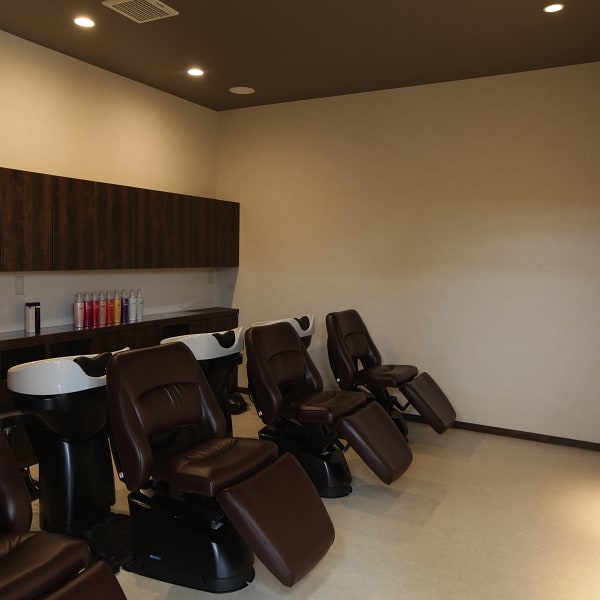 サロン帰りのスタイルを毎日実現できるように丁寧にカウンセリング&施術いたします。|Y bond hair