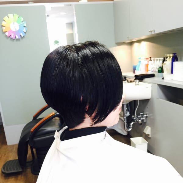 大人なショートヘアにしたい!でも「似合うかな?」とお考の方の50代以降の大人女性に特にオススメ。|polish.custom-hair