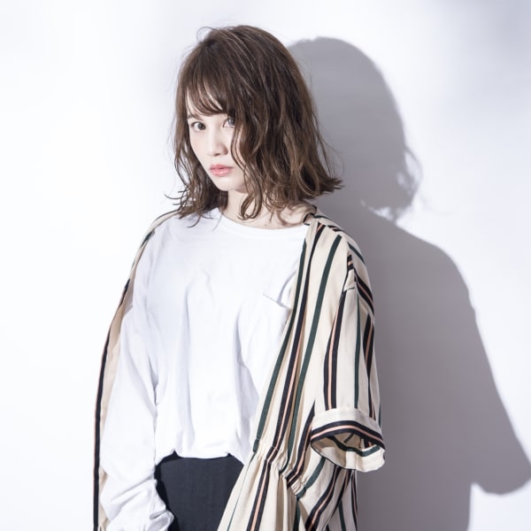 コテで巻いたような、ふわっとした仕上がりが大好評★髪へのダメージを最小限に抑えたデジパで理想の質感|Keep hair design 自由が丘