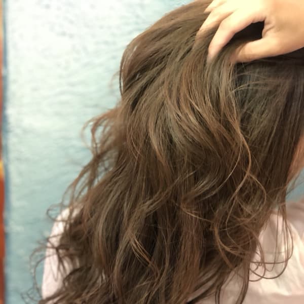 【この春夏のヘアカラーは“アッシュベージュ＆フォギーアッシュ“がオススメ☆】|THREE NINE