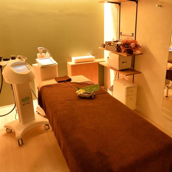 ツヤとハリのある美しい“小顔”へと導いてくれます♪|frangipani