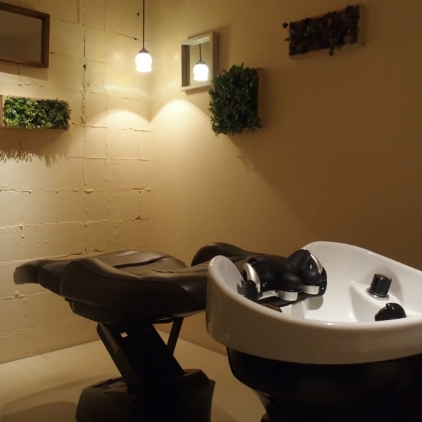 【仕事帰りにも◎】半個室&フルフラット★強い日差しで傷んだ髪,頭皮を癒すスパで健康な毛髪環境に！|Salon de SOHO