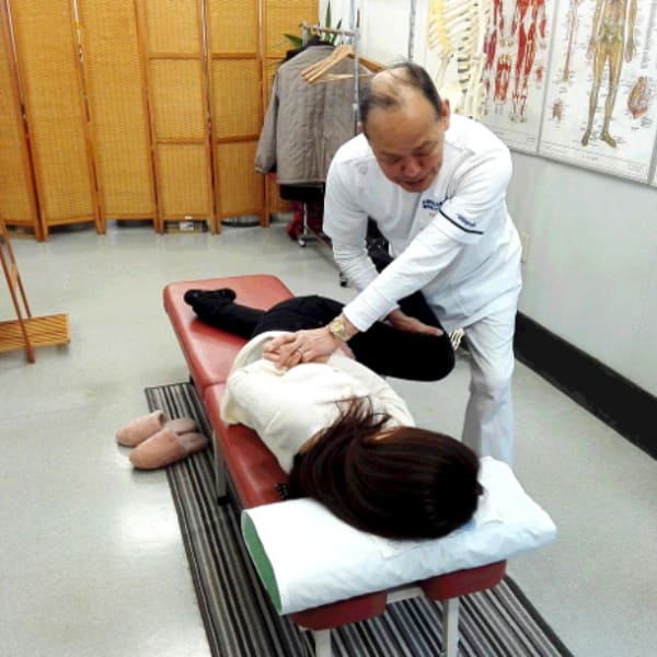 長年続く腰痛にサヨナラ!原因にアプローチする施術で根本改善を目指す人へ☆|カイロプラクティック光施術院