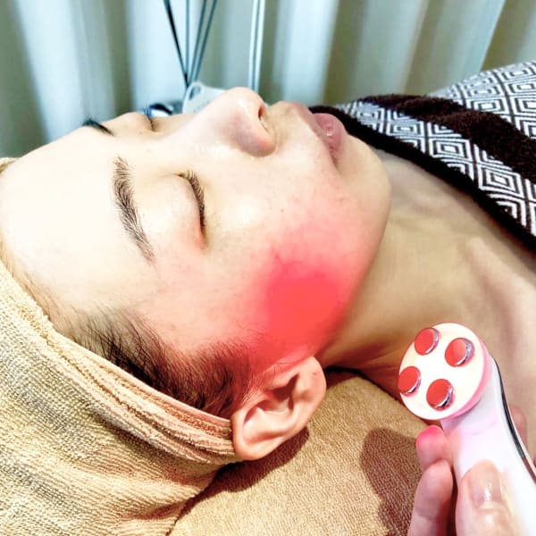 たるみ改善☆EMSで直接表情筋にアプローチ☆同時にラジオ波・ポレーションで幹細胞導入☆☆|salon A.glansh