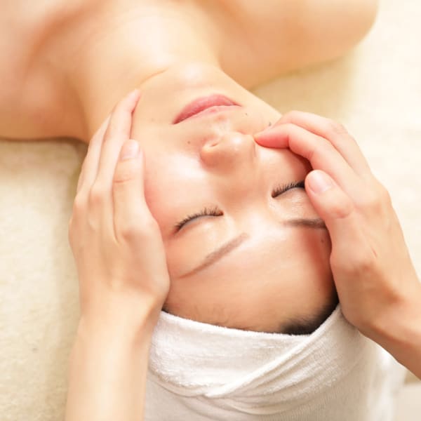 小顔になりたい！人気No1ソフトコルギ（小顔矯正）90分コース　￥19440→￥16200|エステティックサロン ナチュラーレ