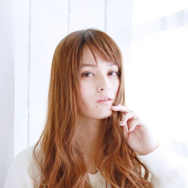 ふんわりほつれウェーブ。ロングのほつれミックスカールが、おしゃれな女性に大人気です。|ズール 稲田堤店