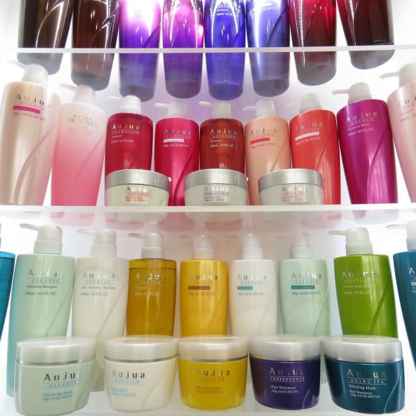 女性の好きな花の香りをイメージした<Aujua>【Aujuaトリートメント+スパ¥8910】|ain graph