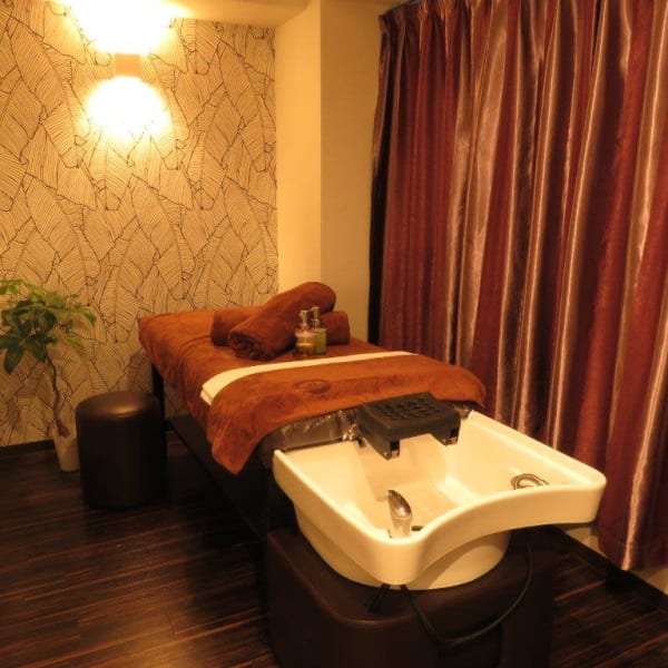 和漢ヘッドスパ45分＋背中アロママッサージ30分 計75分 ¥8,980 Gin&Herbs Aroma Spa(ジーンアンドハーブス