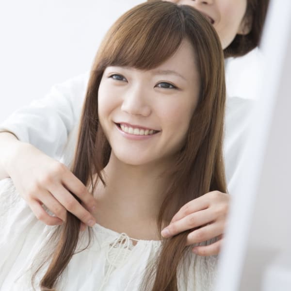 本当にあなたに合う施術をするために、【毛髪判断・顔骨格判断】を行い、あなたの髪の理解を深める。|SOLEIL