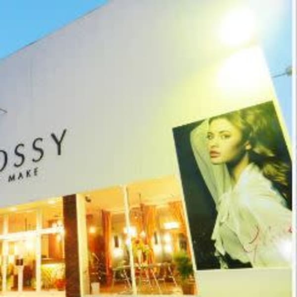 席と席との感覚が広くゆったりとお過ごし頂けます◎幅広い年代から人気サロン|HAIR MAKE GLOSSY