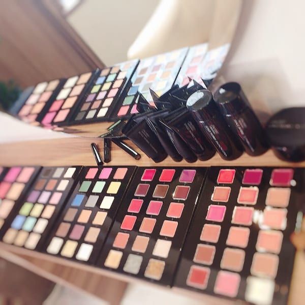 ☆貴方に合うパーソナルカラーメイク☆|ヘアセットサロンLaLa rOomo STUDIO