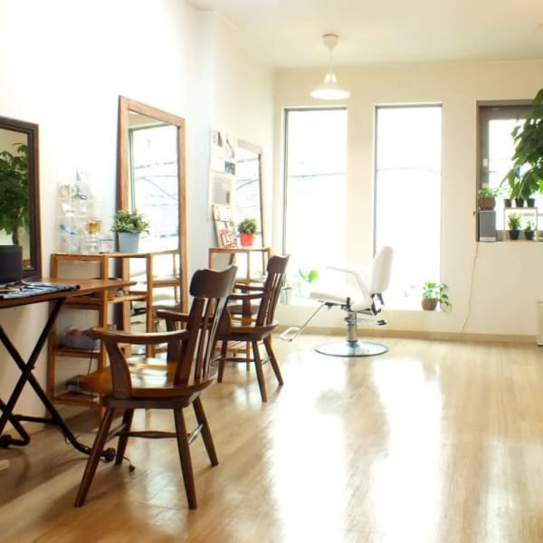 平日限定学割とメンズメニューメニュー多数ご用意しています|ヘアセット&メイクアップ Roquat Salon