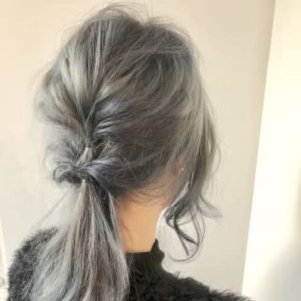 【ヘアセット・アレンジもおまかせください】簡単アレンジもハイトーンカラーで抜け感◎|NOAH
