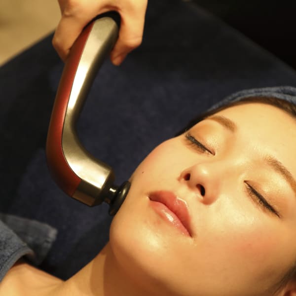 【人気No.2☆】ラジオフェイシャルエステ+美あごセラピー ¥6980|小顔矯正/身体の歪み矯正専門店 ドクター・ヴィーナス