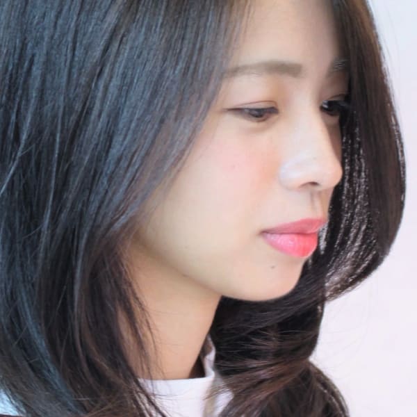 『酸熱トリートメント』でまとまらず、広がる髪を髪質改善。|OJIIIN