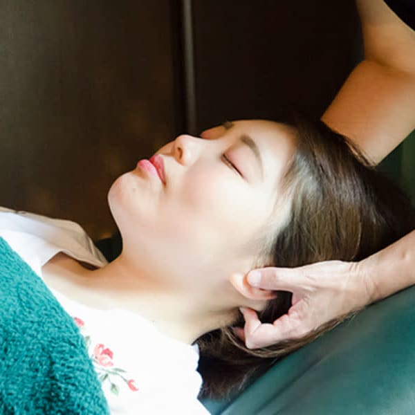 “肩・首がこってるな~”と感じた際には、当サロンへご来店下さい!!|Salon Repose