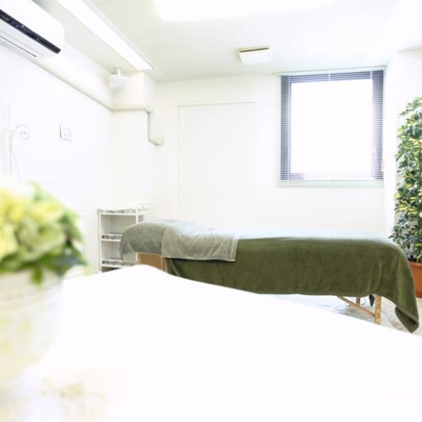 デリケートゾーンの白髪も諦めないで!愛され大人のVIO脱毛:アラフォー世代の人気店です♪|ケセラセラ ~ Beauty & Miracle ~