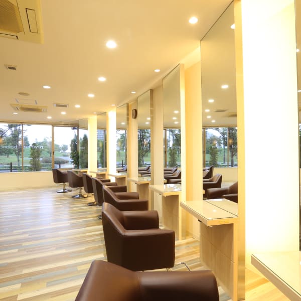 ライフスタイルに合わせた似合わせカット◎ヘアケアとカラーリングでキレイなスタイルを引き出します☆|reve by first