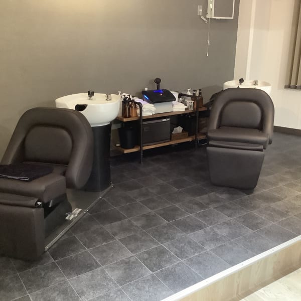フルフラットのシャンプー台で癒しのひとときを、、、|S_salon 【エスサロン】