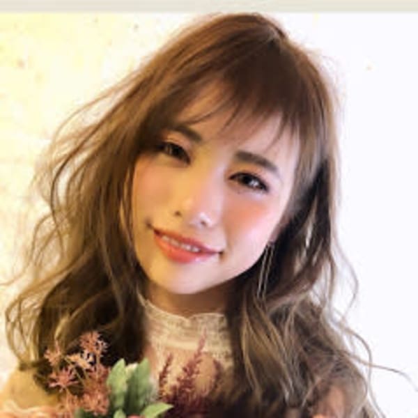 似合わせ小顔カット＋3Dデザインカラーで、【艶ありシルエット美人】低ダメージの薬剤を使用しています◎|美容室クラフト 神栖店