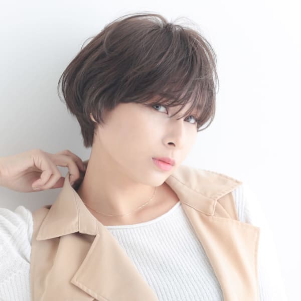 自然なツヤを実感でき、毛先までまとまる美髪へと導く上質トリートメントを厳選。スタイル持ちも格段にUP|Ash 町田駅前通り店