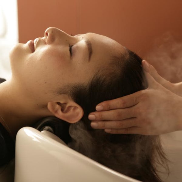 美しい髪は健康な頭皮から☆話題のアーユルヴェーダスパ取り扱い店♪|Ash 大宮店