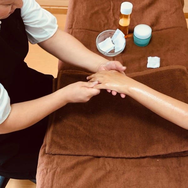 お肌をしっとりスベスベに♪お客様おひとりひとりの状態に合わせたオールハンドの施術をいたします♪|エステハウス Sunny