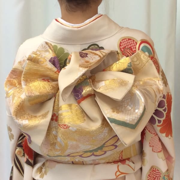 振袖の着付け|au 美容室