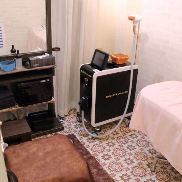 新規！限定クーポン【20分脱毛し放題】セルフ脱毛￥1100ポッキリ!!|NUDE COLOR