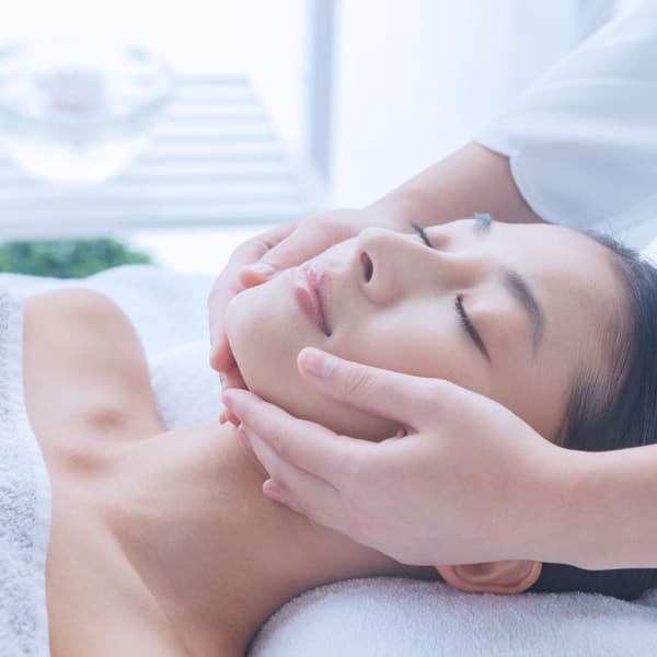 癒し麗し愛おしい新感覚マッサージ【ネックス】登場！着替え無しオイル無し仰向けのみ(^_−)−☆|リフレ・リラクゼーション「アットフィーリング」三軒茶屋