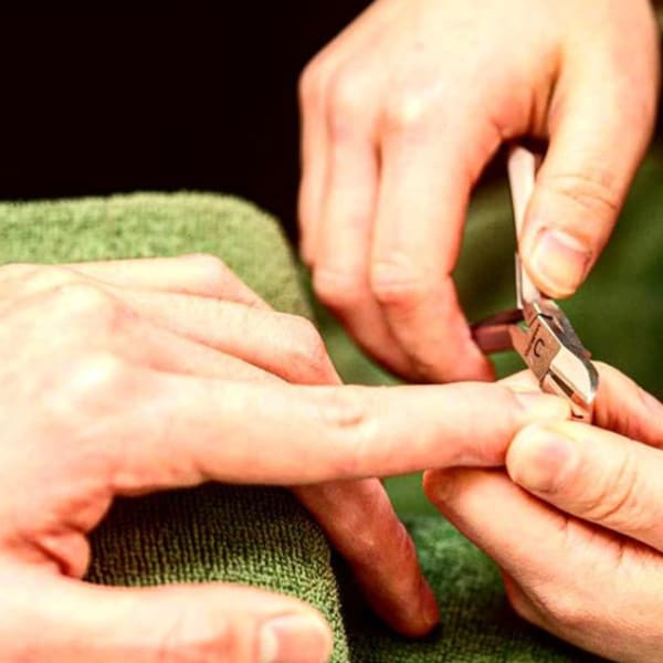 メンズネイルケアが人気!アナタのビジネスシーンでの大局観に大きな武器を!!|Barbering Method produce byヘアサロン大野