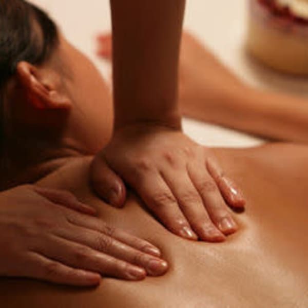 一押し！全身バリ式オイルマッサージ80分　¥7,800|CLOUD SEVEN