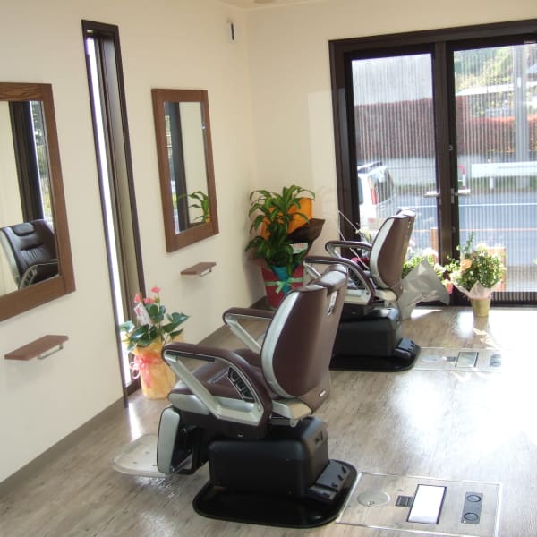 <ご新規様歓迎!!>経験豊富なスタイリストがあなたにピッタリのカラーでお顔を明るい印象に導きます♪|Ring Hair