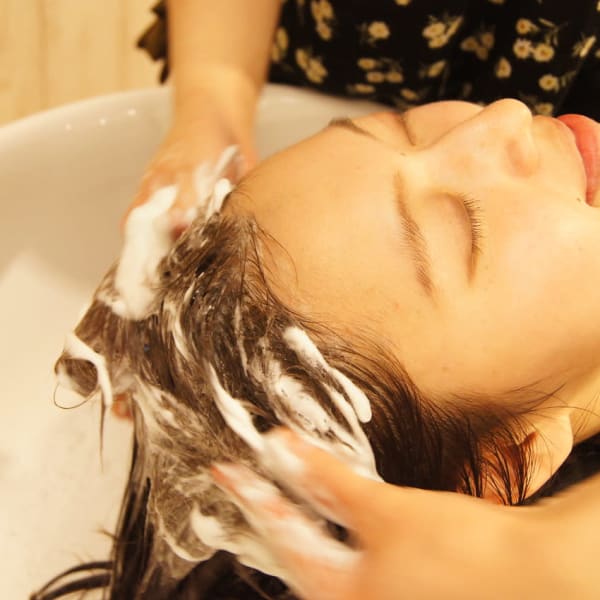 炭酸クレンジングと専用クリームバスで頭皮すっきり気分もリフレッシュ♪|LAMER OF eileset