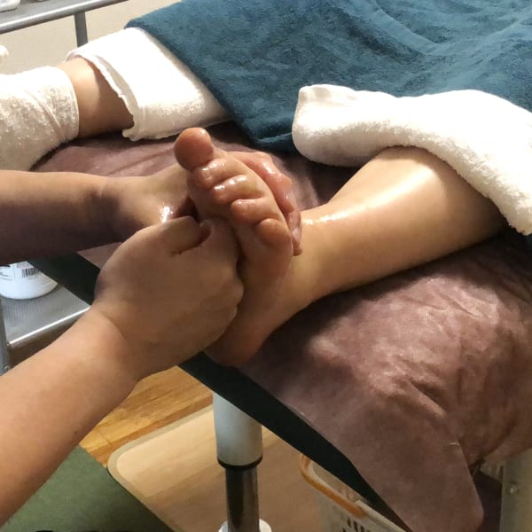 足つぼ刺激で内臓・筋肉などの動き、働きを活性化！！|足宝館