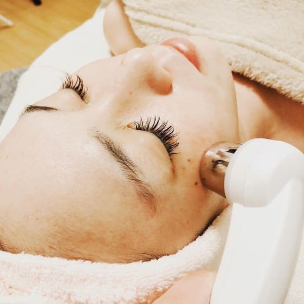 エイジレス肌へ！ヒト幹細胞培養液導入|Gold Leaf