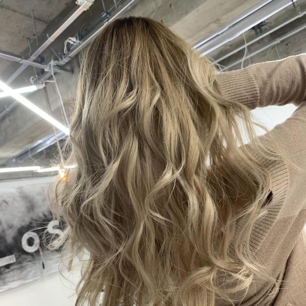 バレイヤージュ/エアタッチ/シャドールーツ... 最先端グラデーションカラー特集☆|I love I