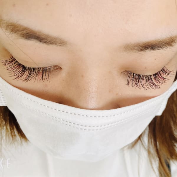 羽根のように軽くて持ちも良い、話題のフラットラッシュあり★他にもカラーエクステもご用意しています♪|奏-kanade-