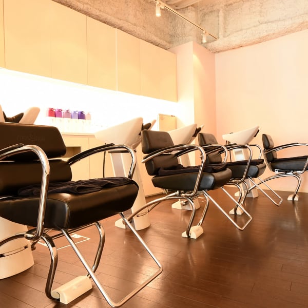 《ファン続出◎》心と身体の癒し効果★大★ヘッドスパで疲れた頭皮をケアして髪も美しくキープ♪|mod's hair 目黒店