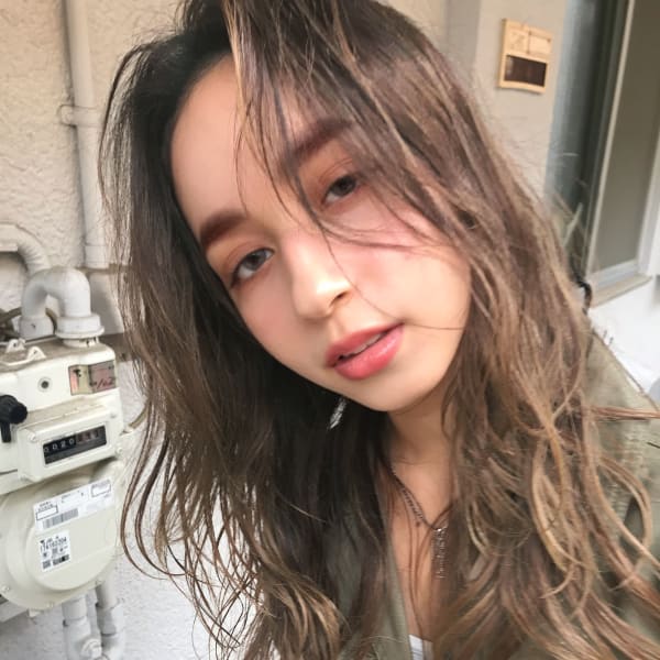 パーマによる形状ダメージを最小限に抑えた美しく落ちる高機能パーマ【リビルドパーマ】を提案！！|KAZE 代官山