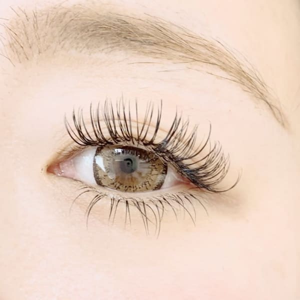 《予約制》《駐車場あり》まつげが少ない、細い方もボリューム感のある華やかな目元に・・・♪|Ele'na eye beauty