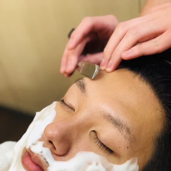 ひげ・眉カットなどの身だしなみもお任せください！！|銀座マツナガ 東京駅店