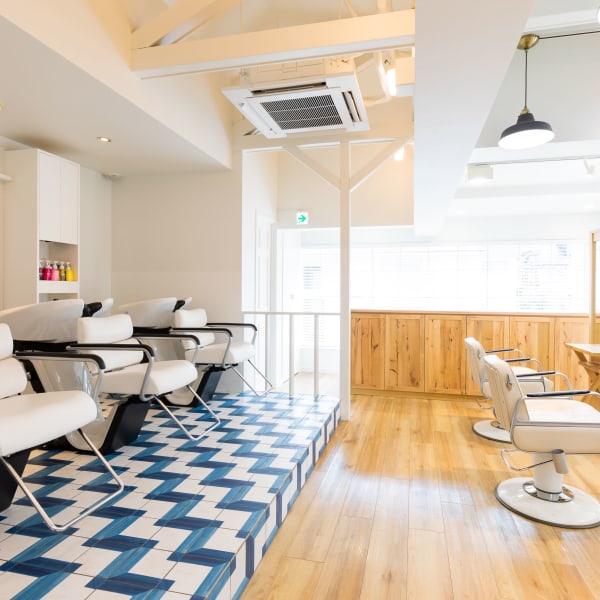 《Aujua取扱いサロン★》本物志向のあなたの為のヘアケアトリートメントでうるツヤ美髪へ導きます!|BUZZ