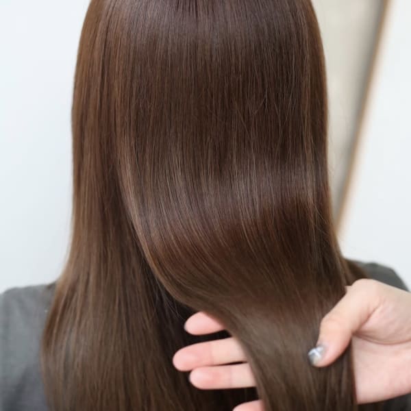 独自に配合されたホリスティック縮毛矯正！自然にまとまるストレートヘアがあなたのもの！！|Inity 江坂