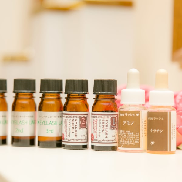 貴女のまつ毛の状態に合わせトリートメントを選択するから効果が違う!まつ育しながらまつエクを楽しめる♪|gratify +rest EYELASH