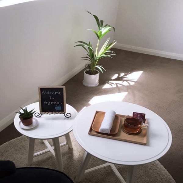 デスクワークや座り仕事で足がむくんでいませんか？フットトリートメントで美脚が手に入る！|サロン綺楽