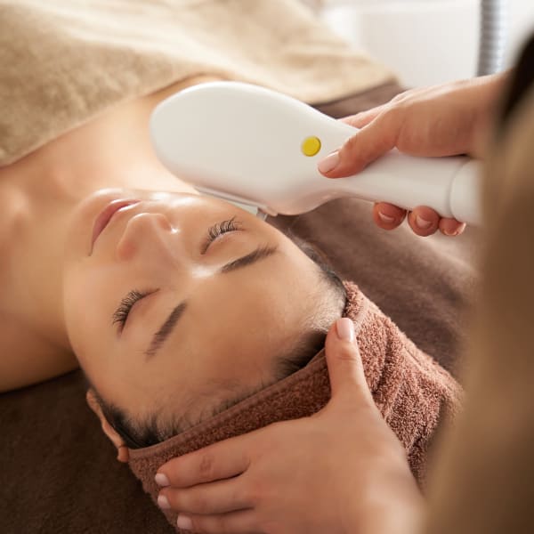 《個室でリラックス・リフレッシュ★》丁寧★速さ★効果★を実感できる♪ツルンと輝く美肌を演出します♪|脱毛サロンSMILY